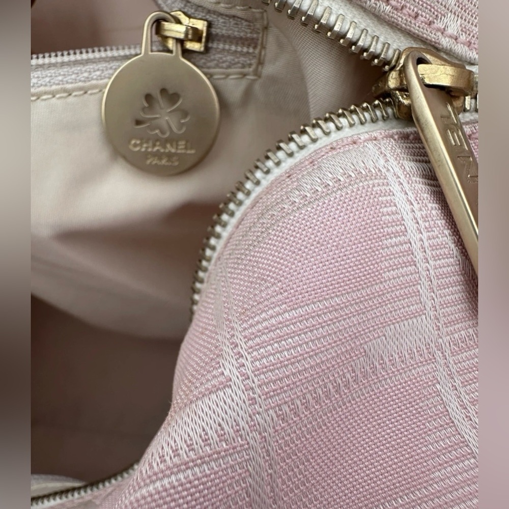 Chanel Travel Line Stylish Pink Tote Bag - Picture 6 of 16